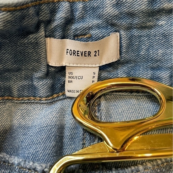 Forever 21 size small light wash mini Jean skirt - Picture 3 of 4